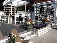 <b>Trex Transcend Decking in Rope Swing and Enhance Decking in Clam Shell with Trex Outdoor Furniture</b>